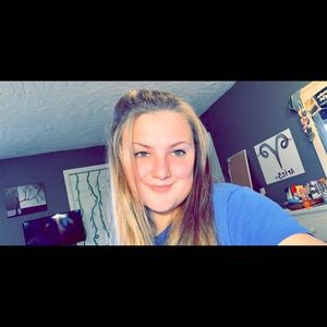 Meet your Posher, Amelia